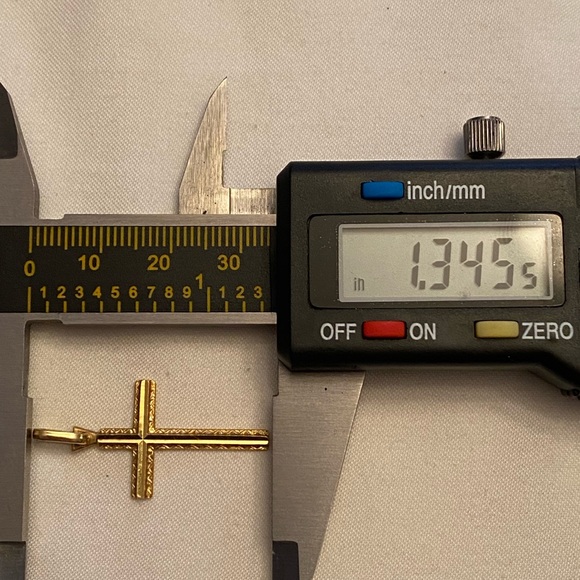 Solid 16 K Yellow Gold Cross Pendant 1.34" L Italy Religious Icon 2.19 Grams - Picture 7 of 8